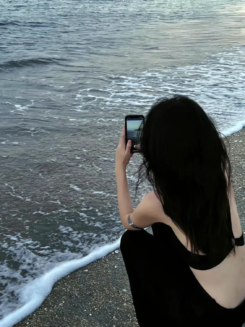 Chụp ảnh sau lưng với phong cảnh tuyệt đẹp