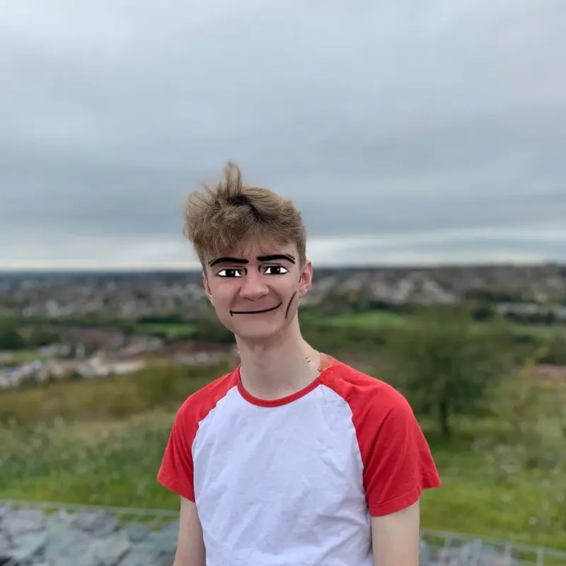 Meme roblox face hài hước gây sốt trong cộng đồng game